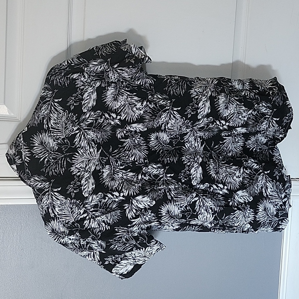 Black and White Casual Button Down Shirt and short Co-ord Tropical Floral Print - Picture 4 of 9